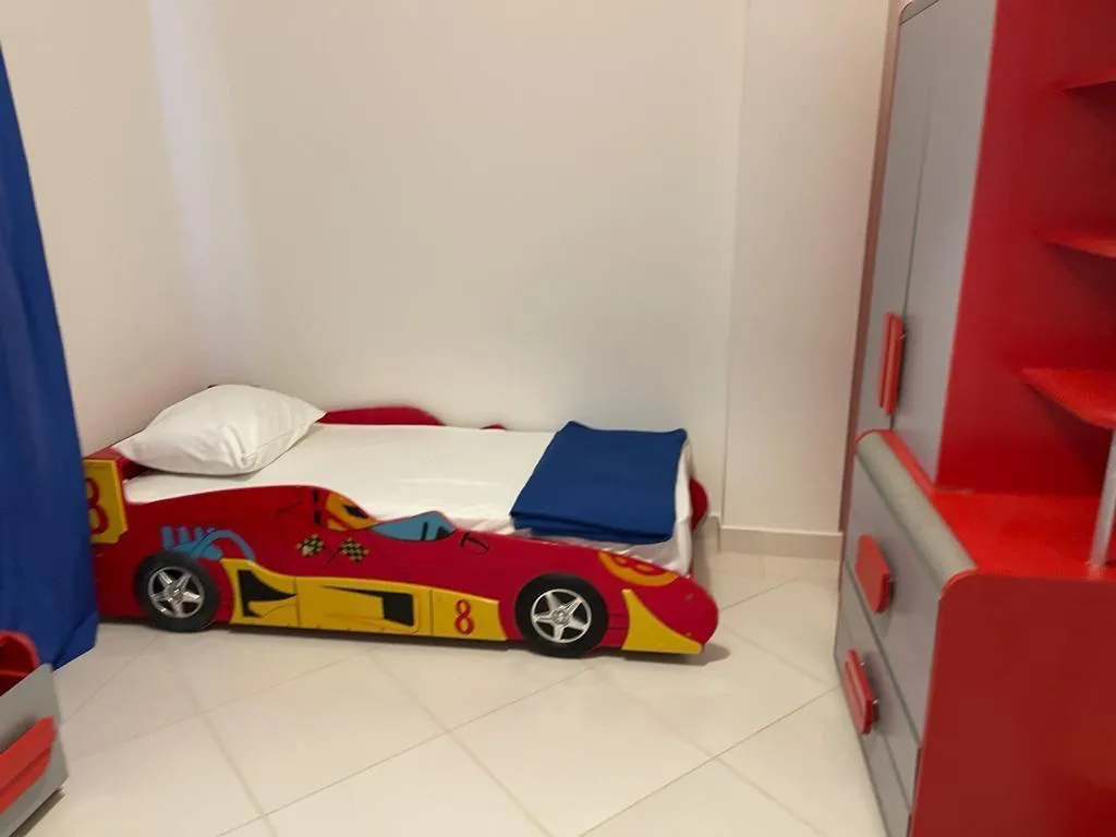 شاليه للبيع في مراسي في سيدي عبد الرحمن بمساحة 140 م² تتكون من 3 غرف