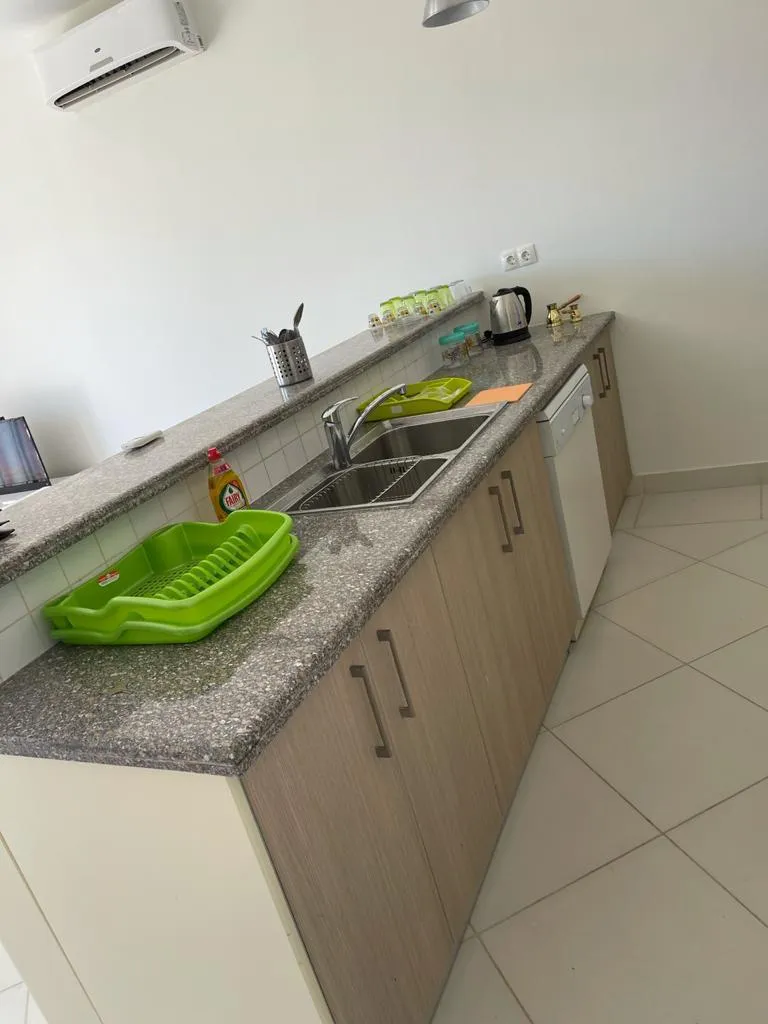 شاليه للبيع في مراسي في سيدي عبد الرحمن بمساحة 140 م² تتكون من 3 غرف