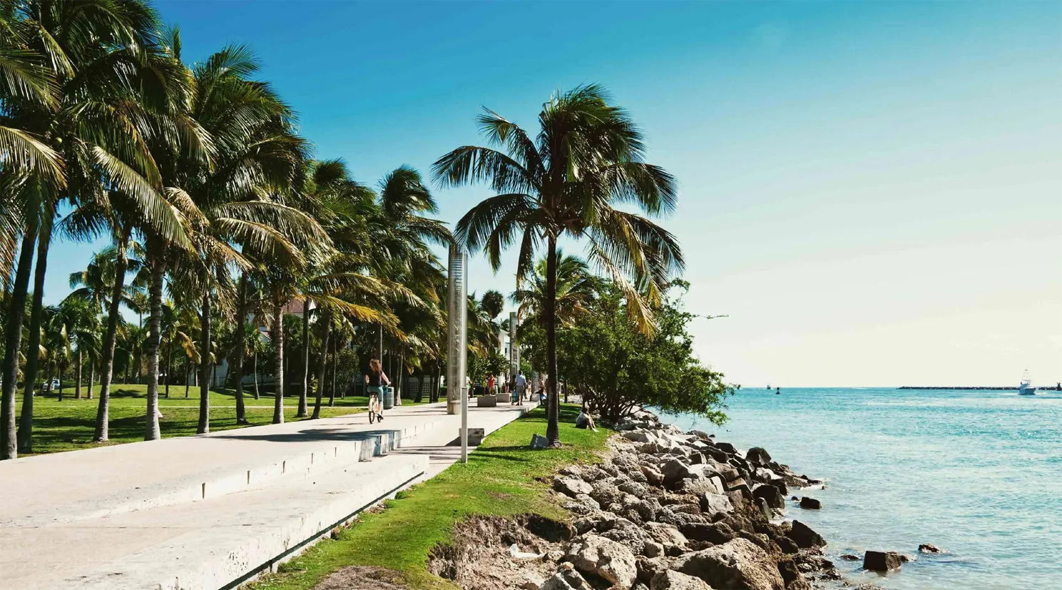 شقة فندقية للبيع في ايلا جيفيرا  في رأس الحكمة بمساحة 101 م² تتكون من 2 غرف