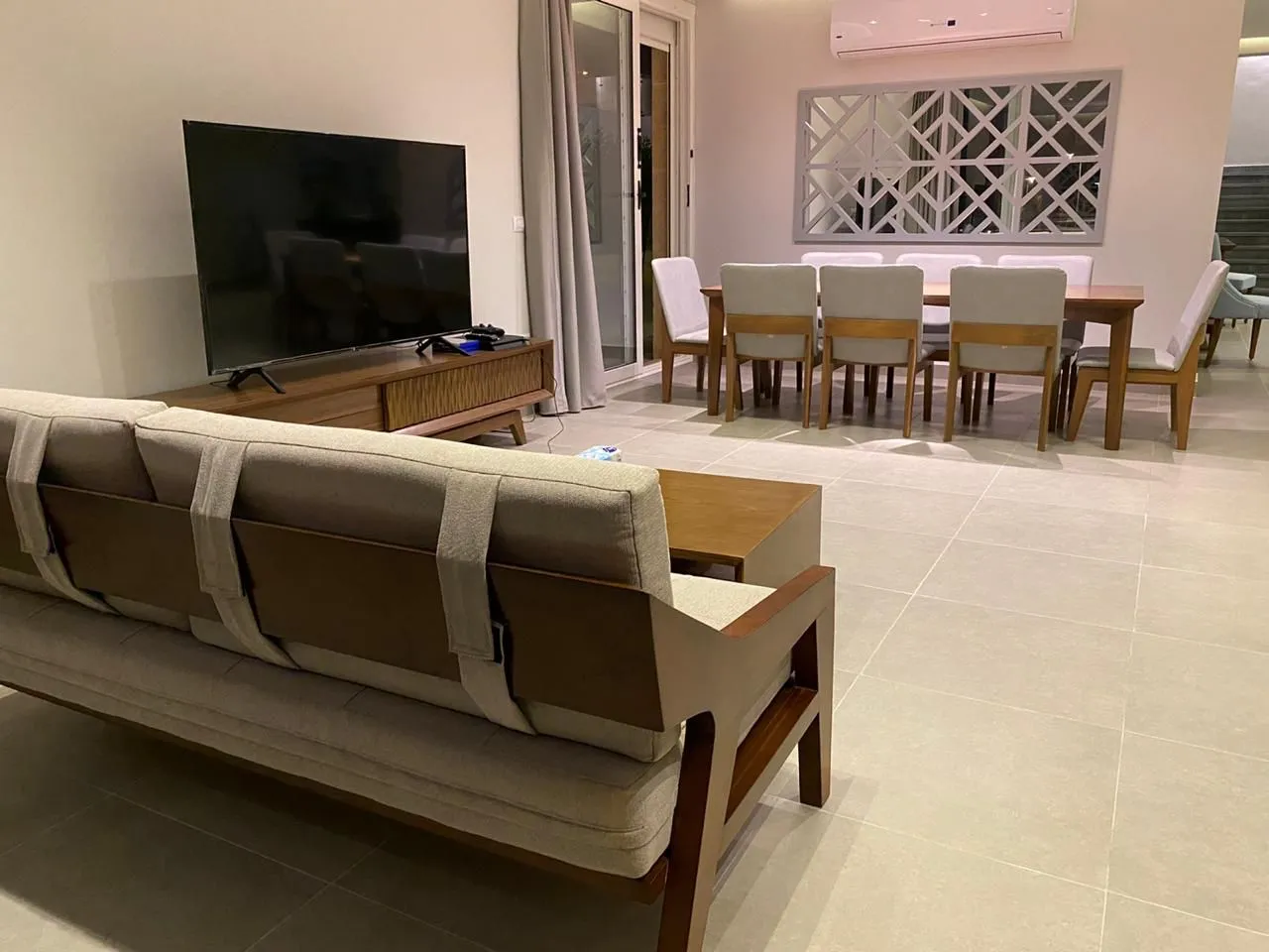  للبيع في سيشيل سيدي عبد الرحمن  في  بمساحة 0 م² تتكون من 0 غرف