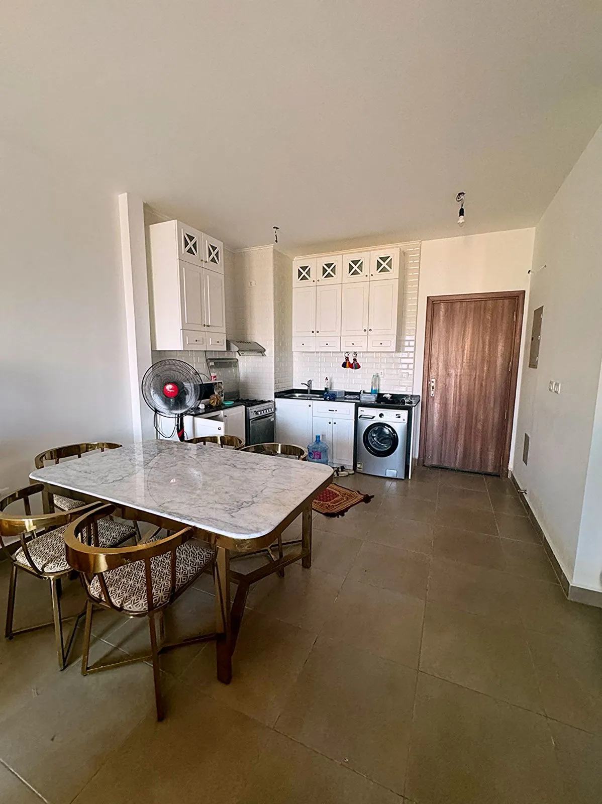  للبيع في أمواج في  بمساحة 0 م² تتكون من 0 غرف