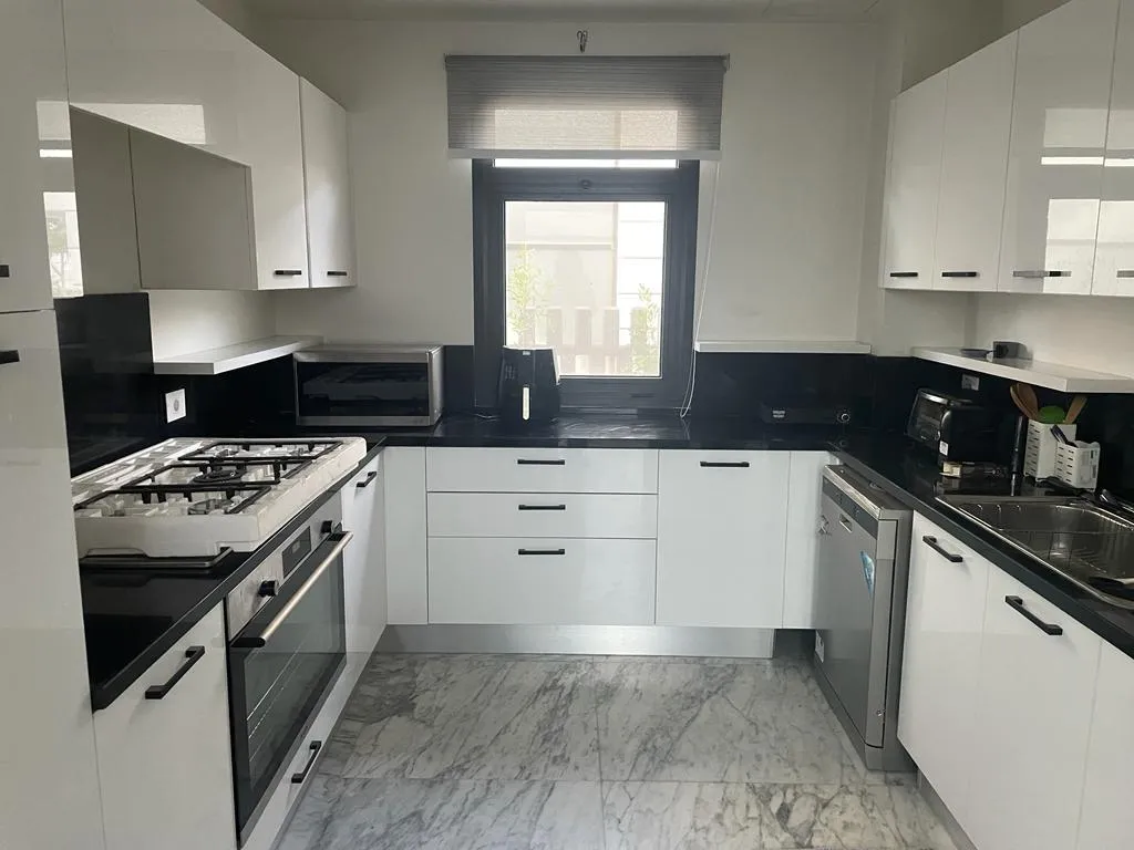  للبيع في البروج في  بمساحة 0 م² تتكون من 0 غرف