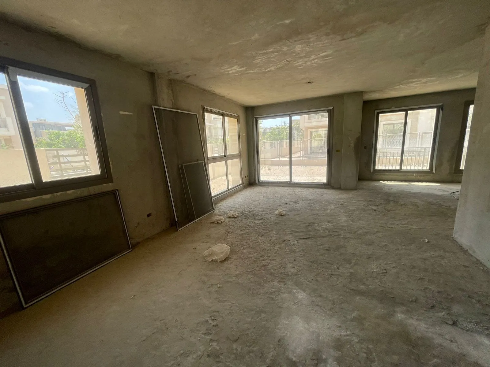 للبيع في تاج سيتي في بمساحة 0 م² تتكون من 0 غرف