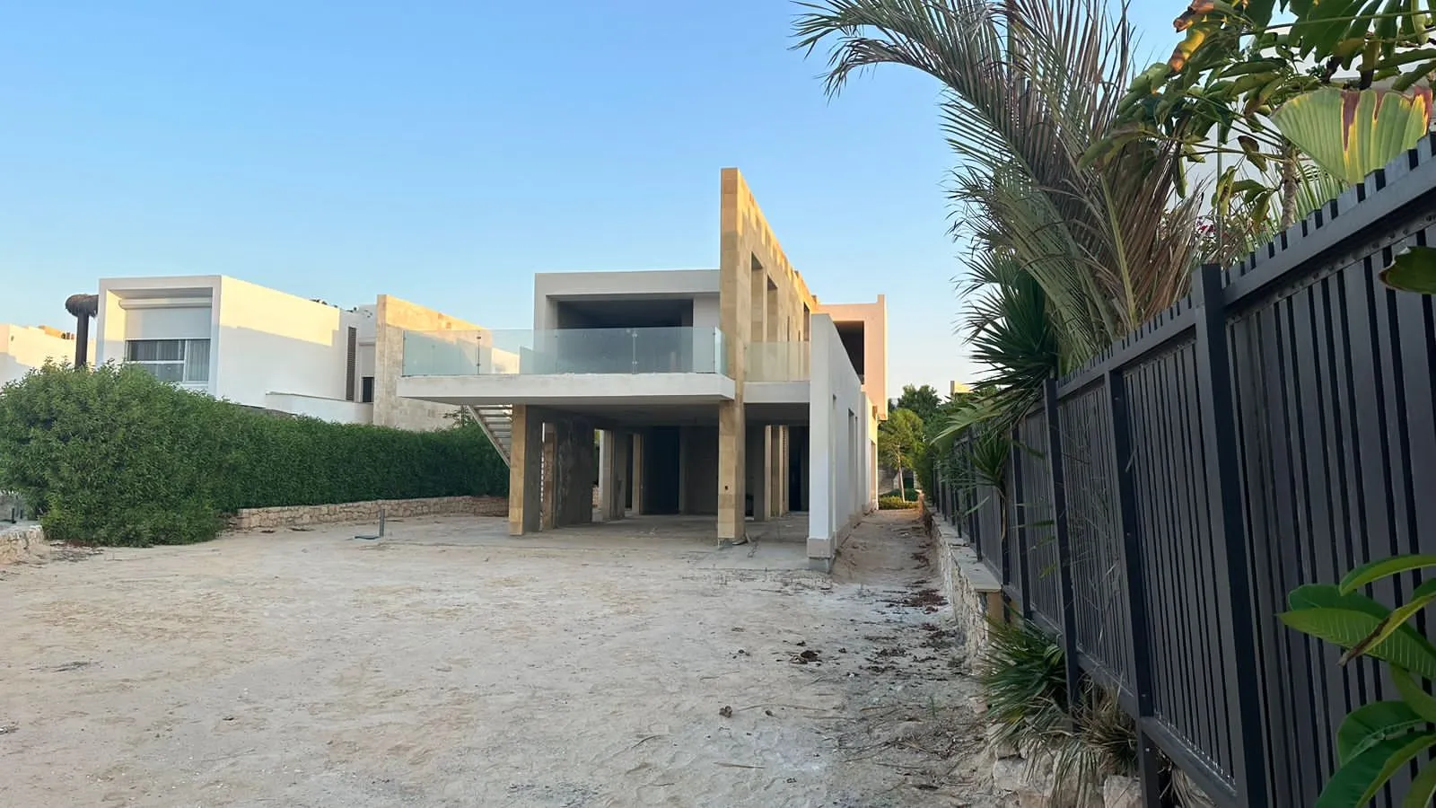  للبيع في سيشيل سيدي عبد الرحمن  في  بمساحة 0 م² تتكون من 0 غرف