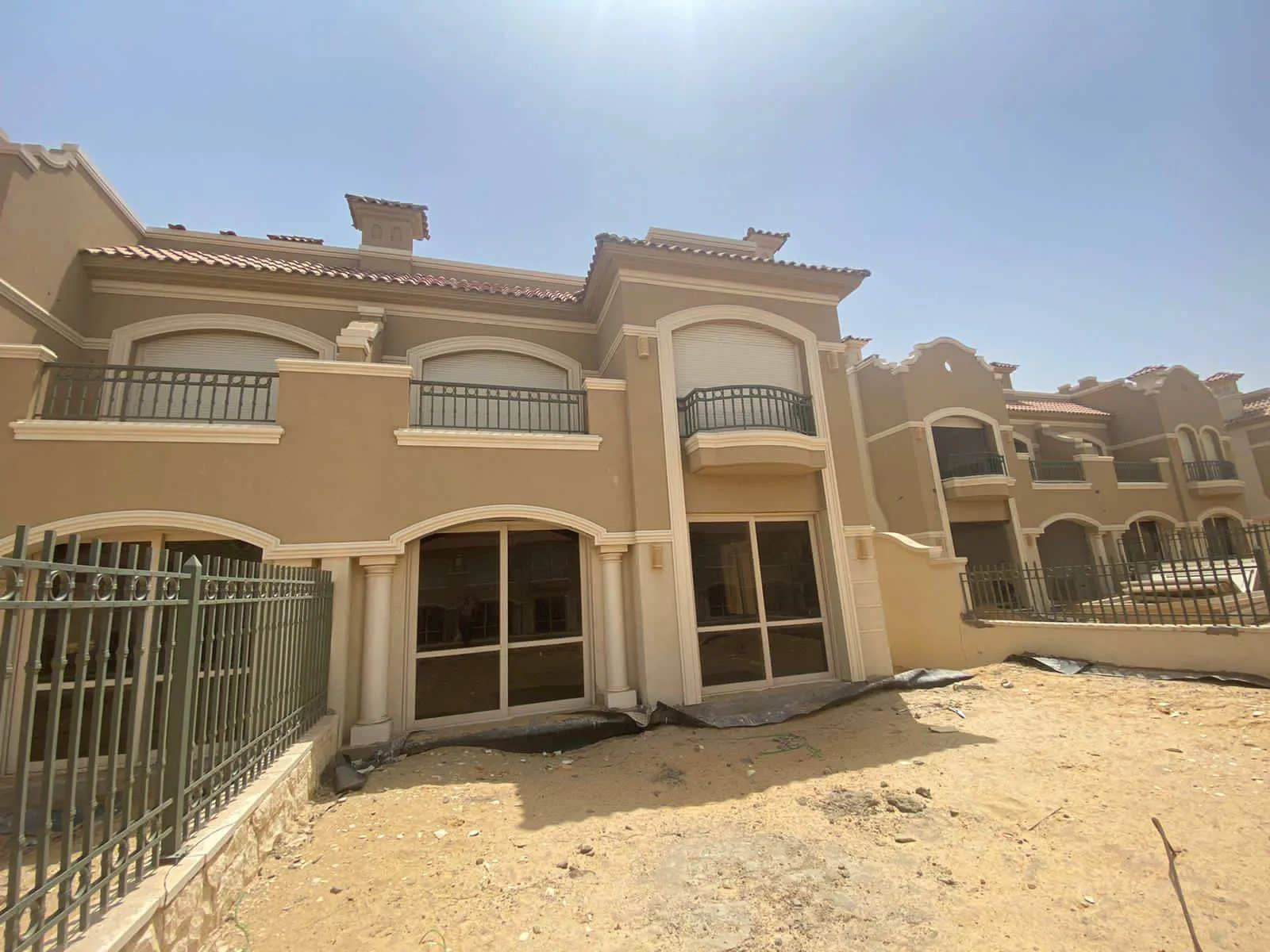 Twinhouse for sale in El Patio Oro in New Cairo of 295 m² with 4 bedrooms