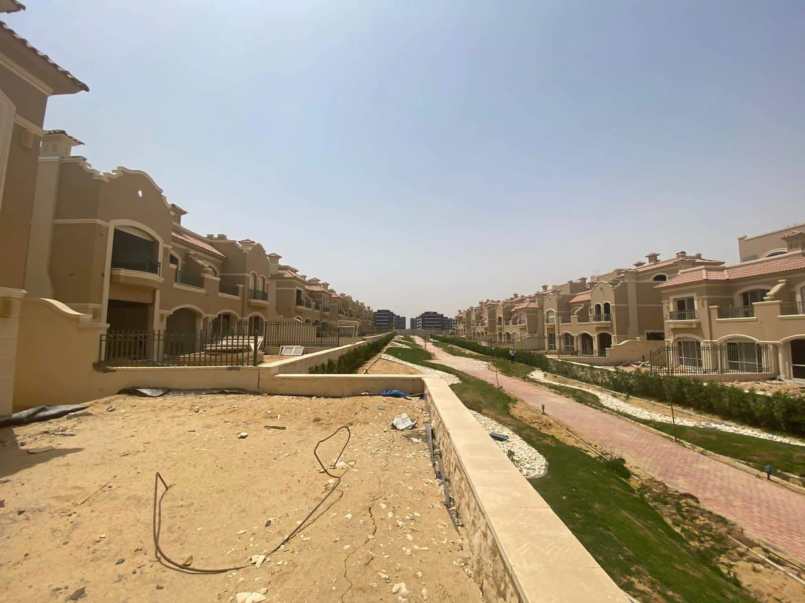 Twinhouse for sale in El Patio Oro in New Cairo of 295 m² with 4 bedrooms