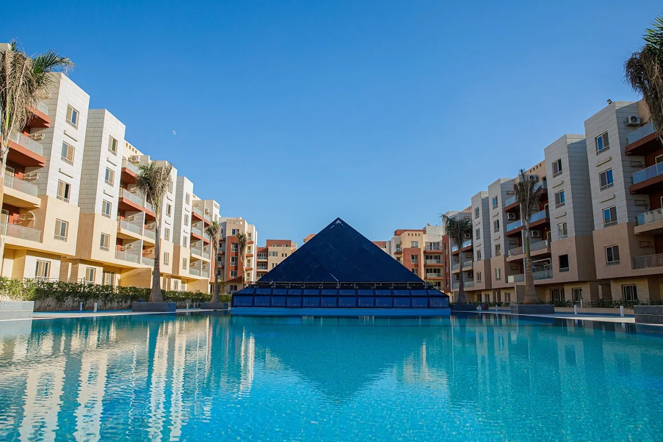 دوبلكس للبيع في بروميناد في مدينة السادس من أكتوبر بمساحة 275 م² تتكون من 4 غرف