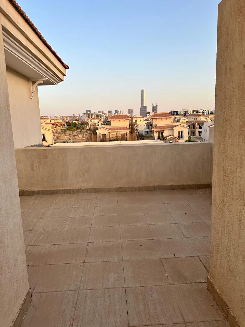 تاون هاوس للبيع في  المقصد  في العاصمة الإدارية الجديدة بمساحة 382 م² تتكون من 4 غرف