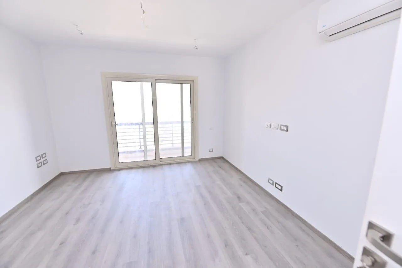 Duplex for sale in New Giza in 6th of October City of 345 m² with 3 bedrooms