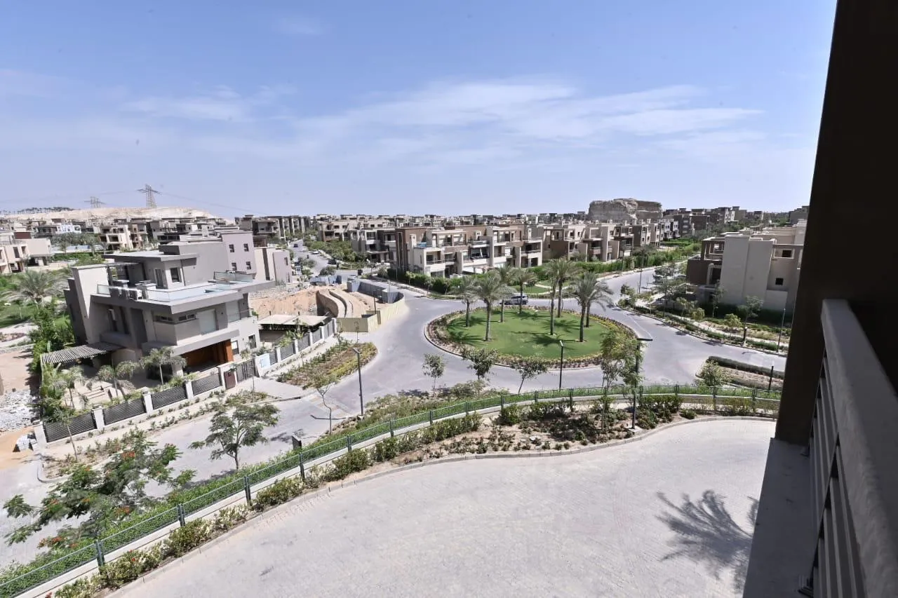 Duplex for sale in New Giza in 6th of October City of 345 m² with 3 bedrooms