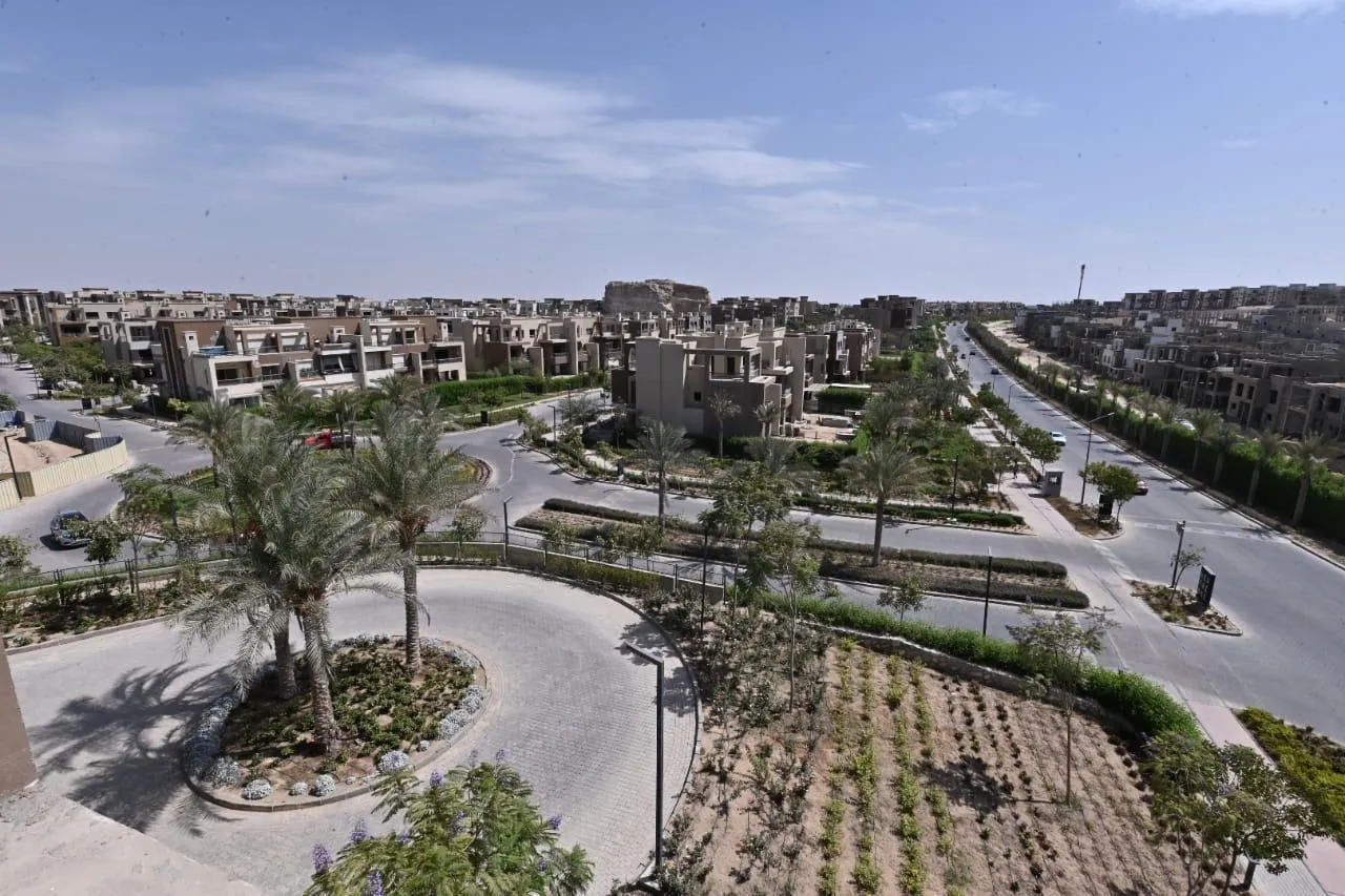 Duplex for sale in New Giza in 6th of October City of 345 m² with 3 bedrooms