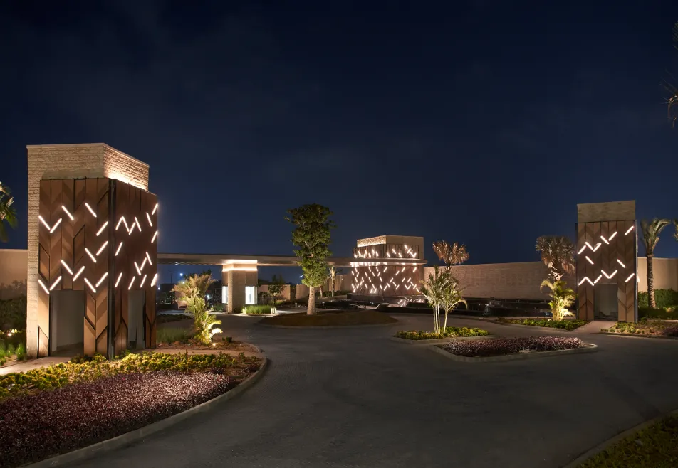 فيلا للبيع في ذا سكارليت سوان ليك ريزيدنس في القاهرة الجديدة بمساحة 390 م² تتكون من 3 غرف