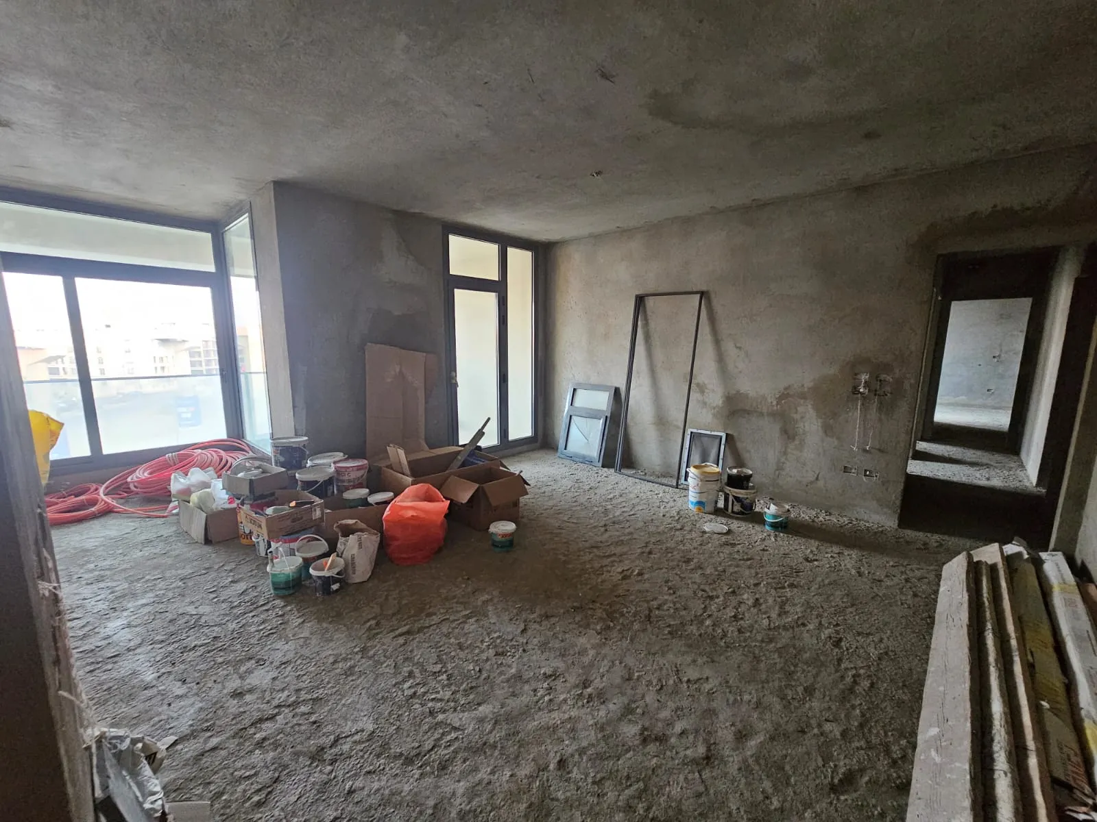  للبيع في ايست تاون في  بمساحة 0 م² تتكون من 0 غرف