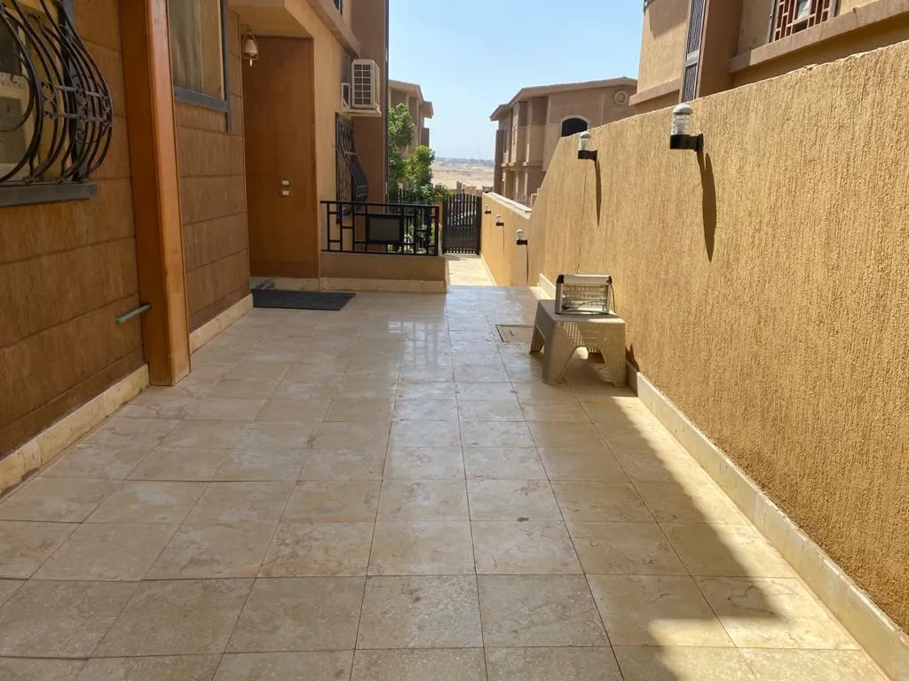 Twinhouse for sale in Pyramids Walk in 6th of October City of 330 m² with 4 bedrooms