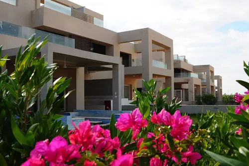 شاليه للبيع في هاسيندا باي في سيدي عبد الرحمن بمساحة 260 م² تتكون من 3 غرف