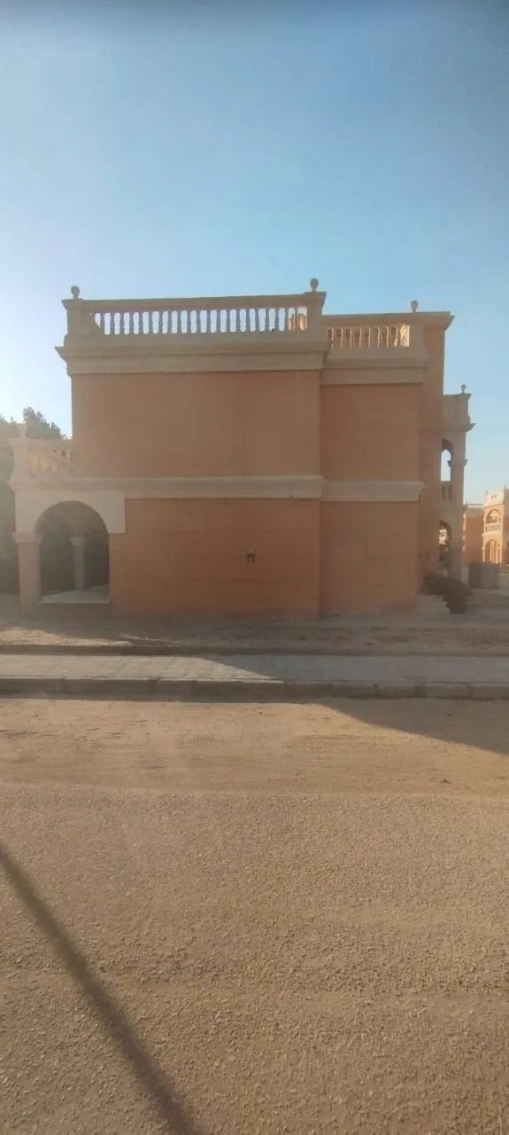 فيلا للبيع في ستيلا مصر الجديدة في الشروق بمساحة 0 م² تتكون من 4 غرف