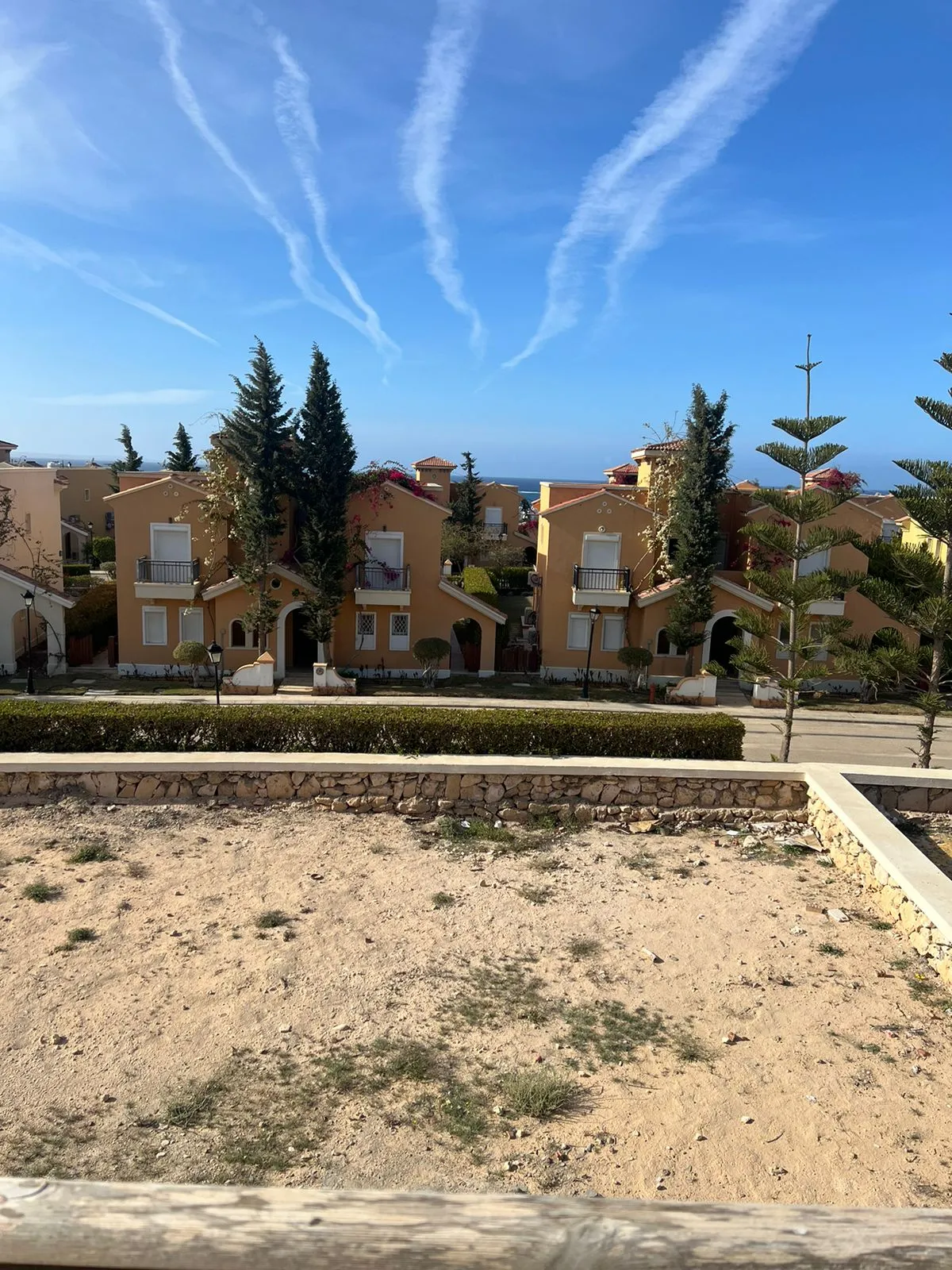 فيلا للبيع في ماونتن فيو رأس الحكمة في رأس الحكمة بمساحة 450 م² تتكون من 3 غرف