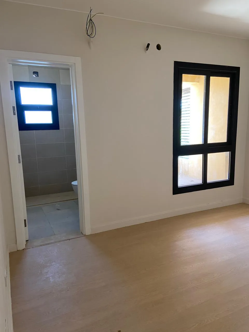  للبيع في أو ويست أوراسكوم في  بمساحة 0 م² تتكون من 0 غرف