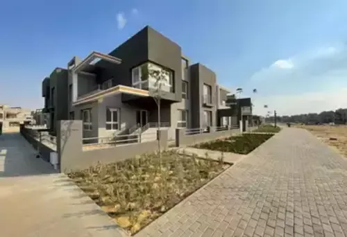 Townhouse for sale in Grand Heights in 6th of October City of 284 m² with 4 bedrooms