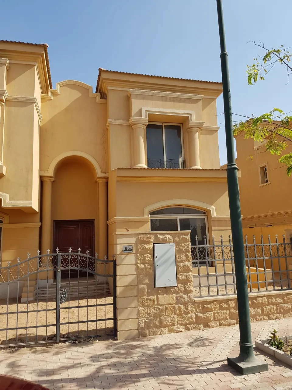 Apartment for sale in Royal Meadows Sheikh Zayed in El Sheikh Zayed of 640 m² with 4 bedrooms