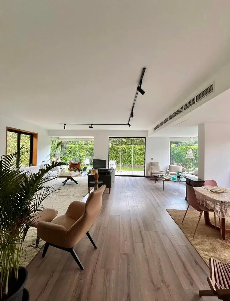 Villa for sale in El Rehab  in New Cairo of 415 m² with 4 bedrooms