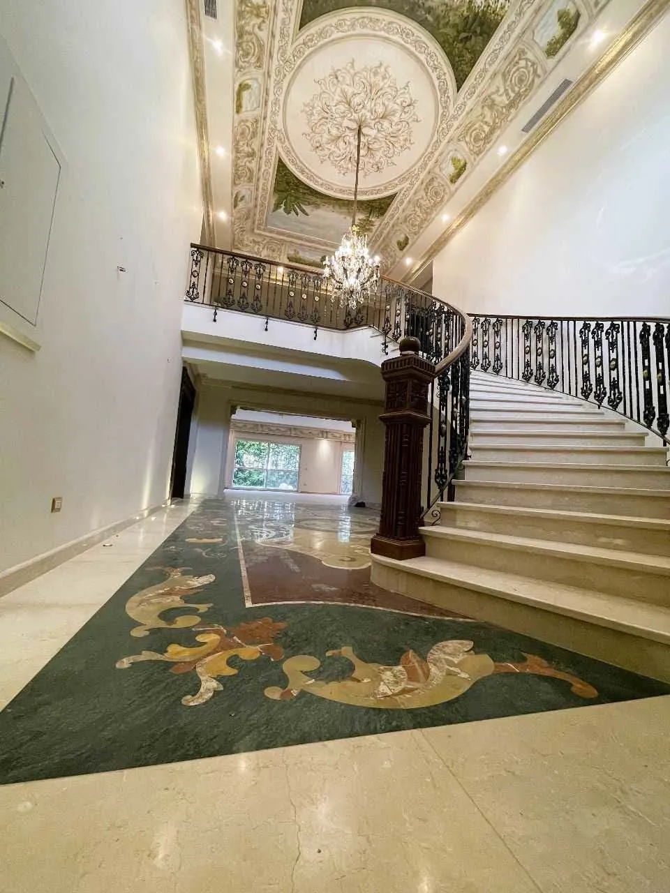 Villa for sale in El Patio 5 East in El Shorouk of 630 m² with 4 bedrooms