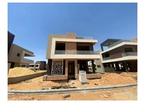 Villa for sale in Midtown Solo in New Capital City of 450 m² with 4 bedrooms