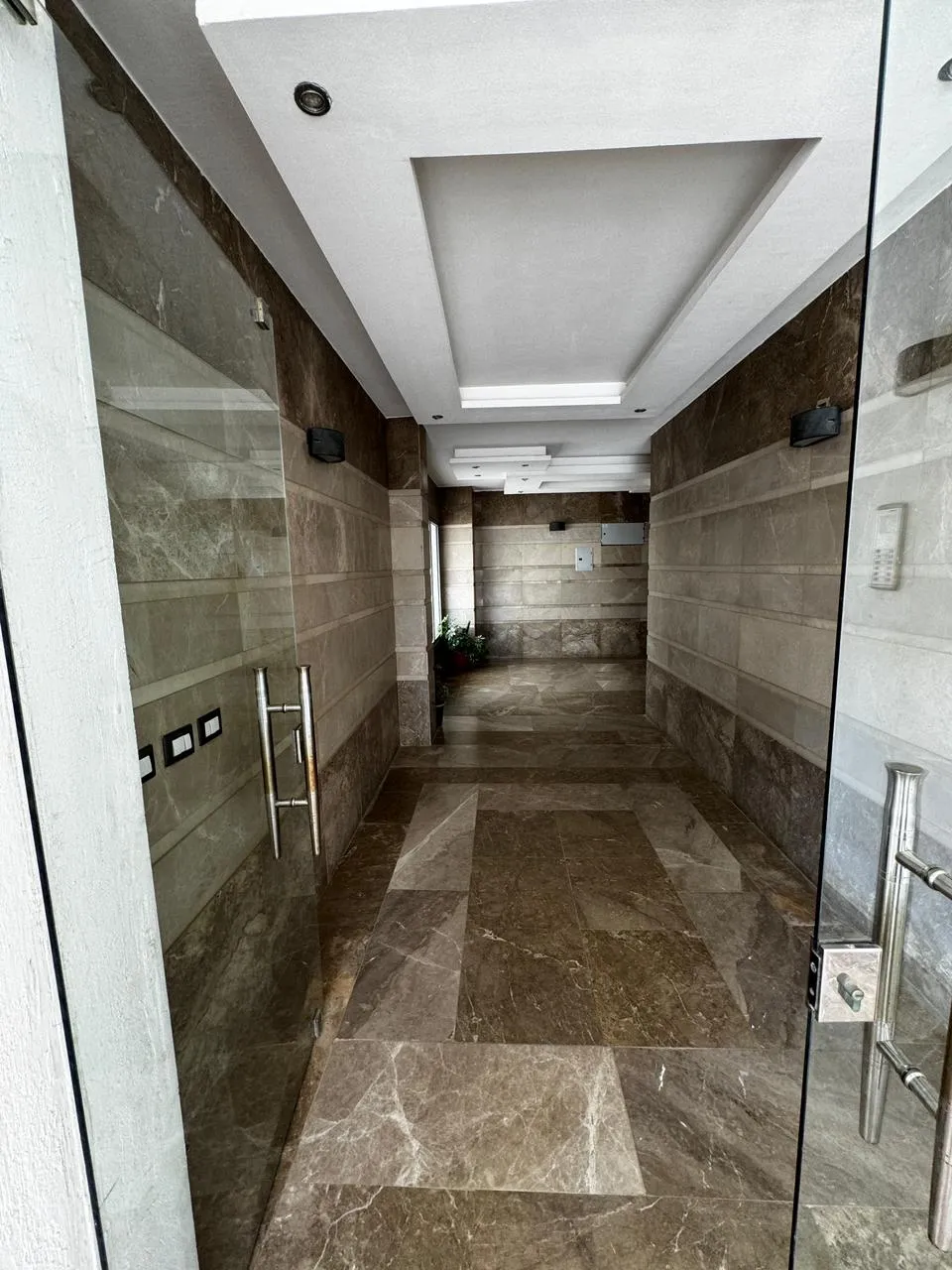  للبيع في تاج سلطان في  بمساحة 0 م² تتكون من 0 غرف