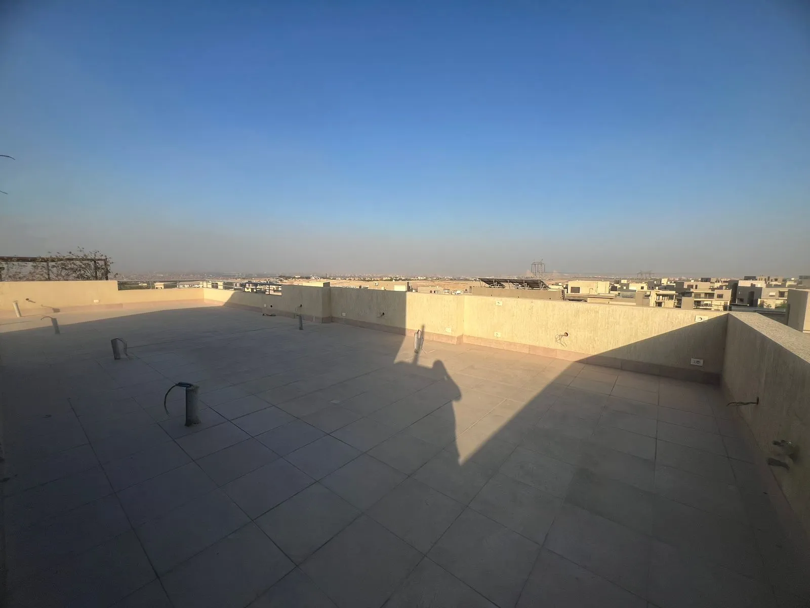 للبيع في بيراميدز هايتس ريزيدنس في بمساحة 0 م² تتكون من 0 غرف