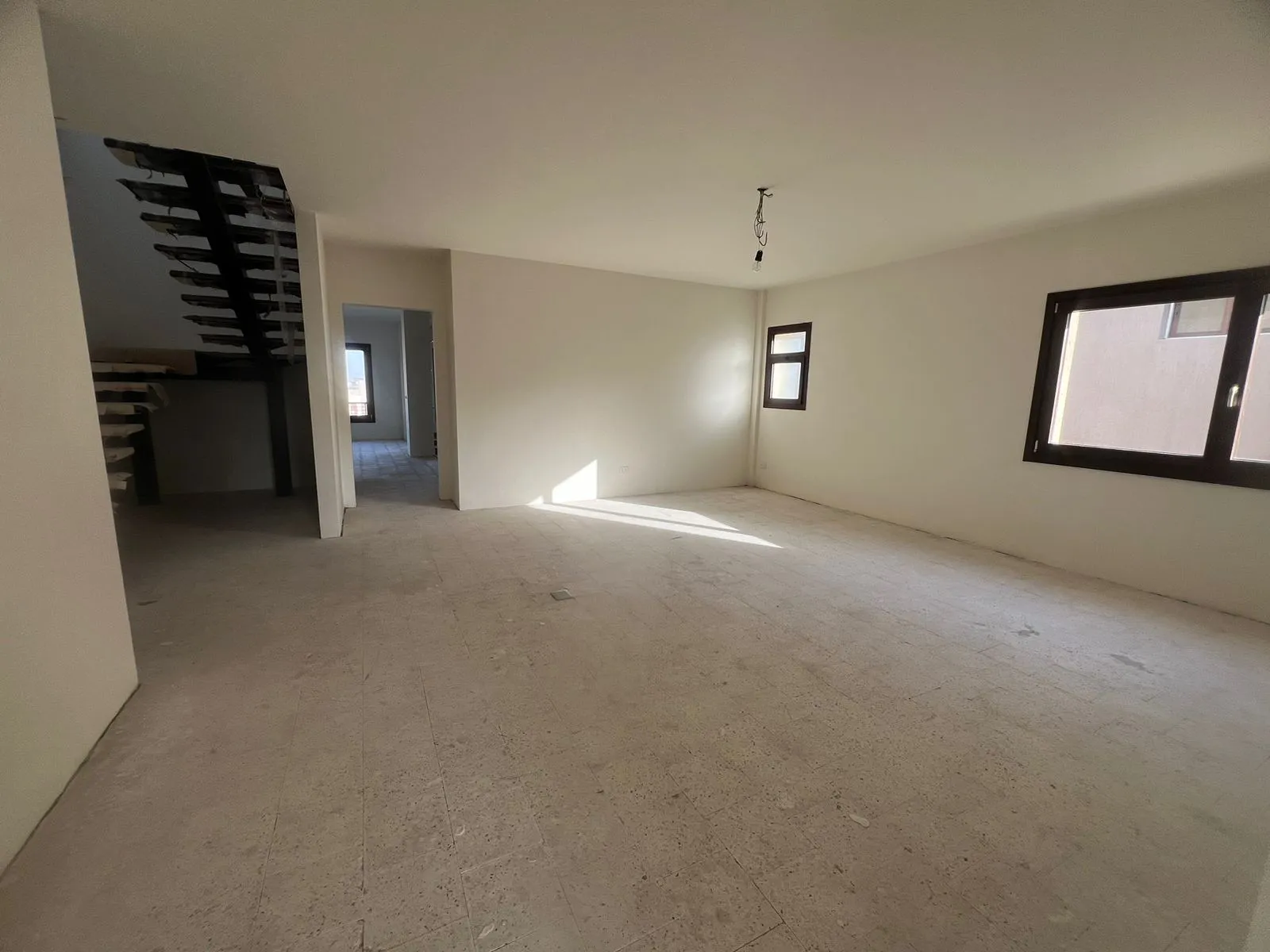 للبيع في بيراميدز هايتس ريزيدنس في بمساحة 0 م² تتكون من 0 غرف