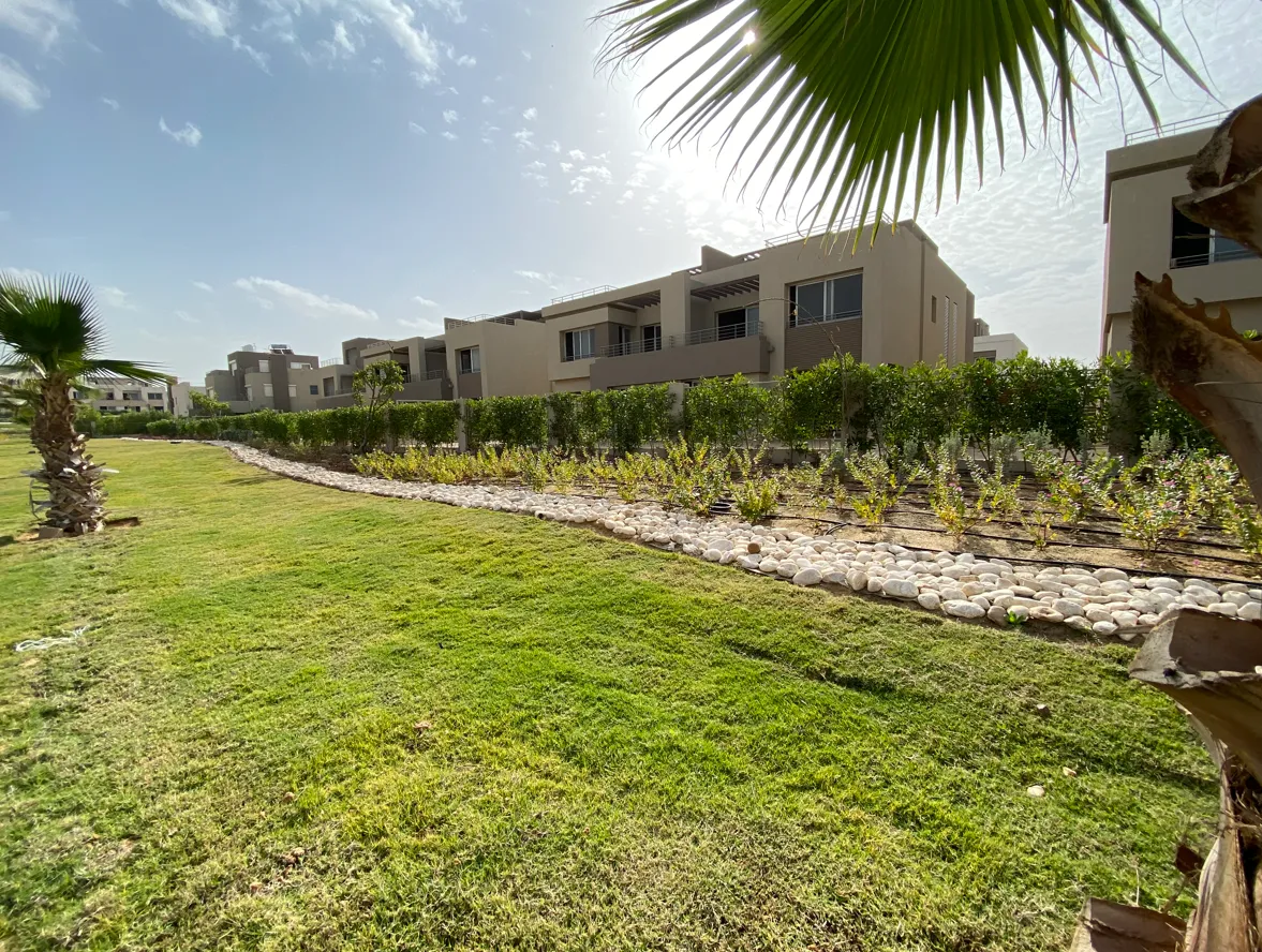 Twinhouse for sale in Palm Valley in 6th of October City of 285 m² with 4 bedrooms