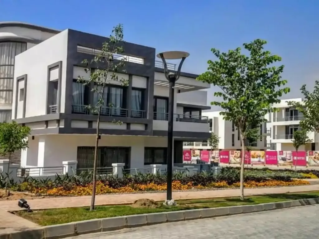 دوبلكس للبيع في تاج سيتي في القاهرة الجديدة بمساحة 209 م² تتكون من 3 غرف