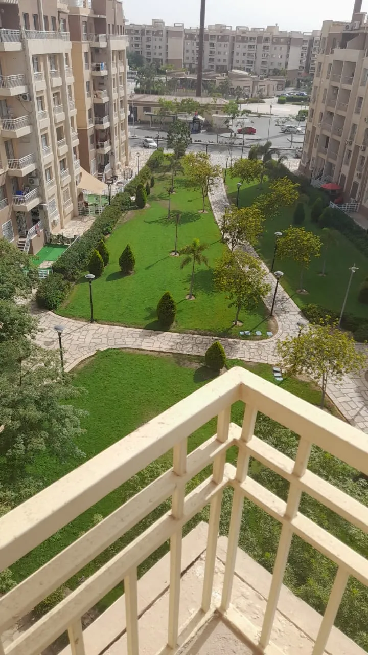 شقة للبيع في مدينتي في مدينتي بمساحة 95 م² تتكون من 2 غرف