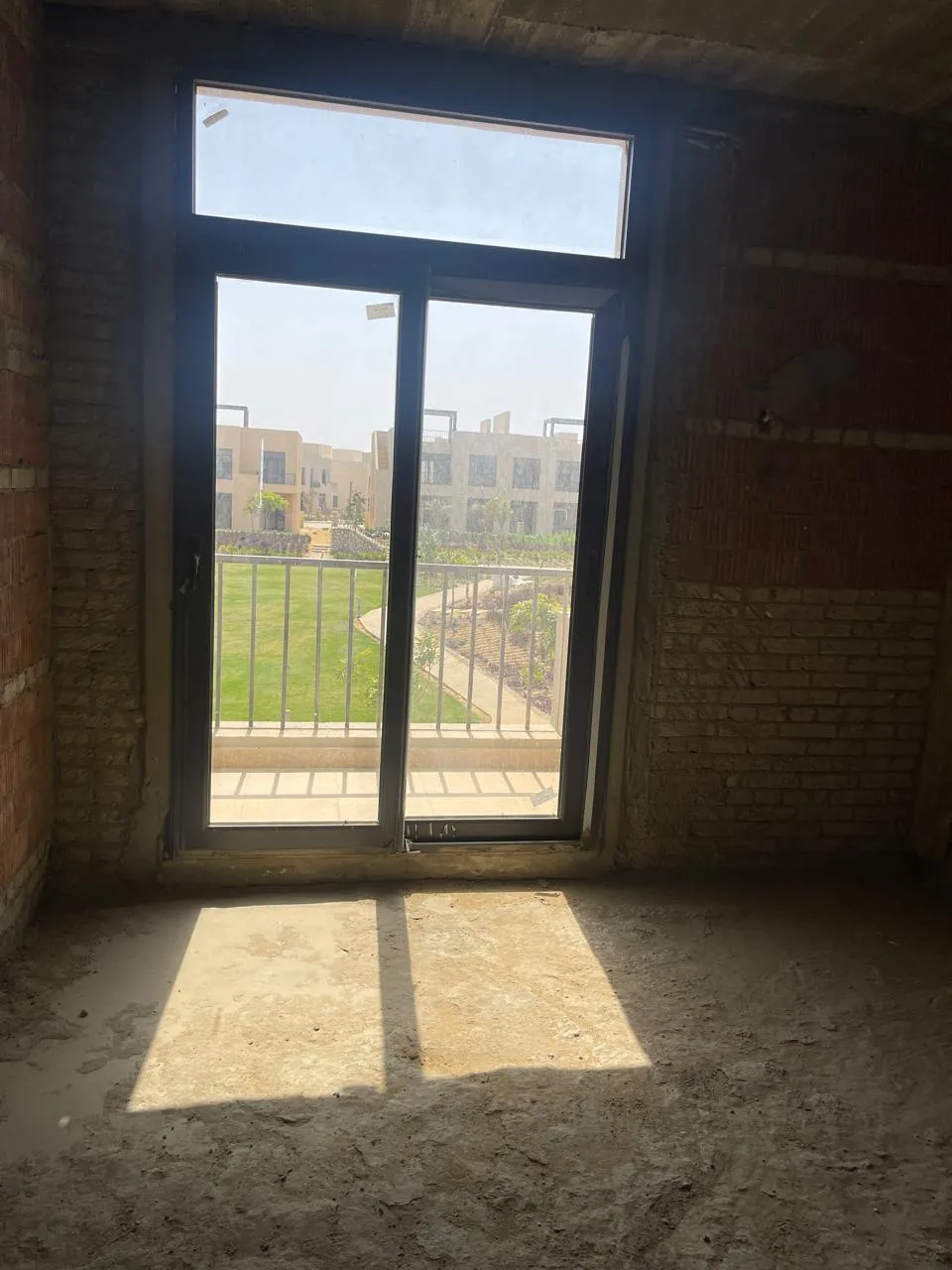 للبيع في أو ويست أوراسكوم في بمساحة 0 م² تتكون من 0 غرف