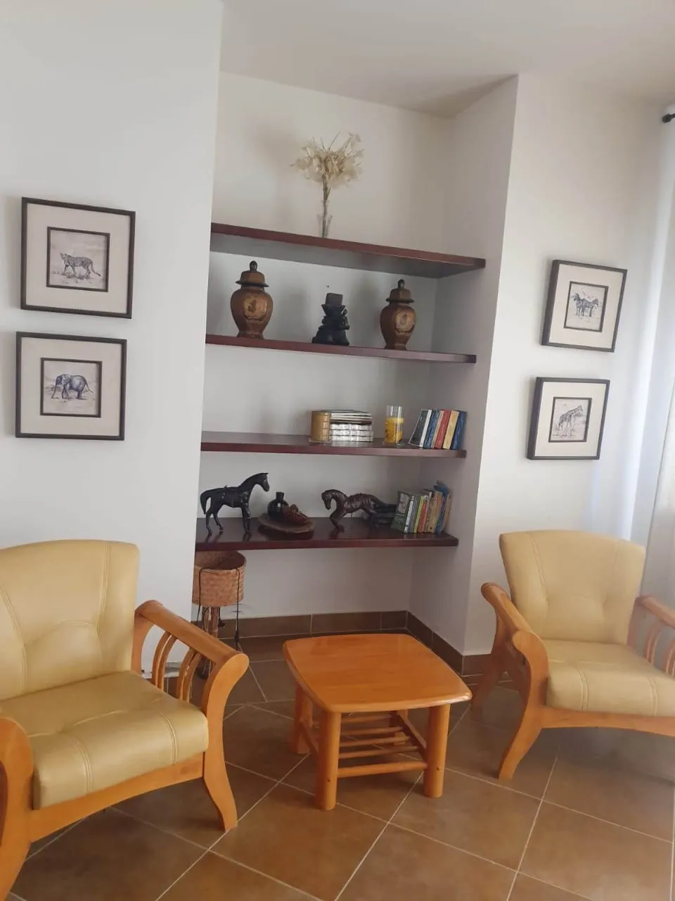 فيلا للبيع في مراسي في سيدي عبد الرحمن بمساحة 498 م² تتكون من 5 غرف