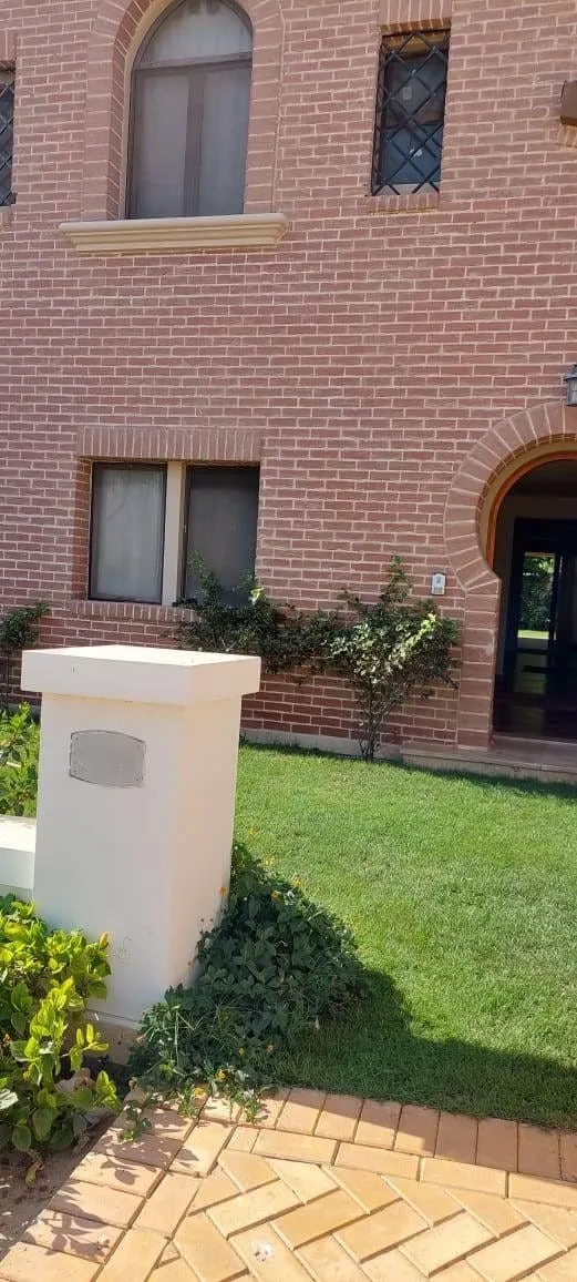 فيلا للبيع في مراسي في سيدي عبد الرحمن بمساحة 498 م² تتكون من 5 غرف