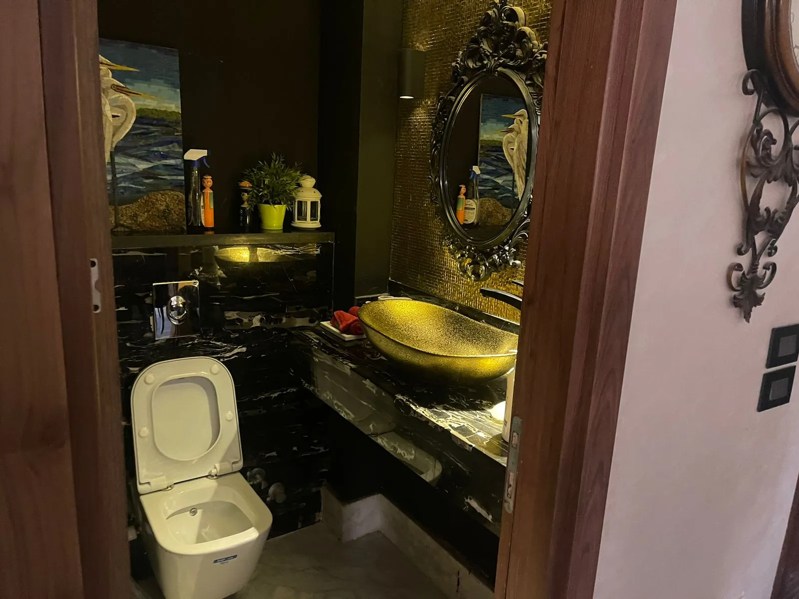  للبيع في مروج في  بمساحة 0 م² تتكون من 0 غرف