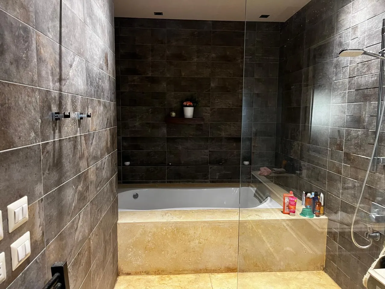  للبيع في جراند هايتس في  بمساحة 0 م² تتكون من 0 غرف