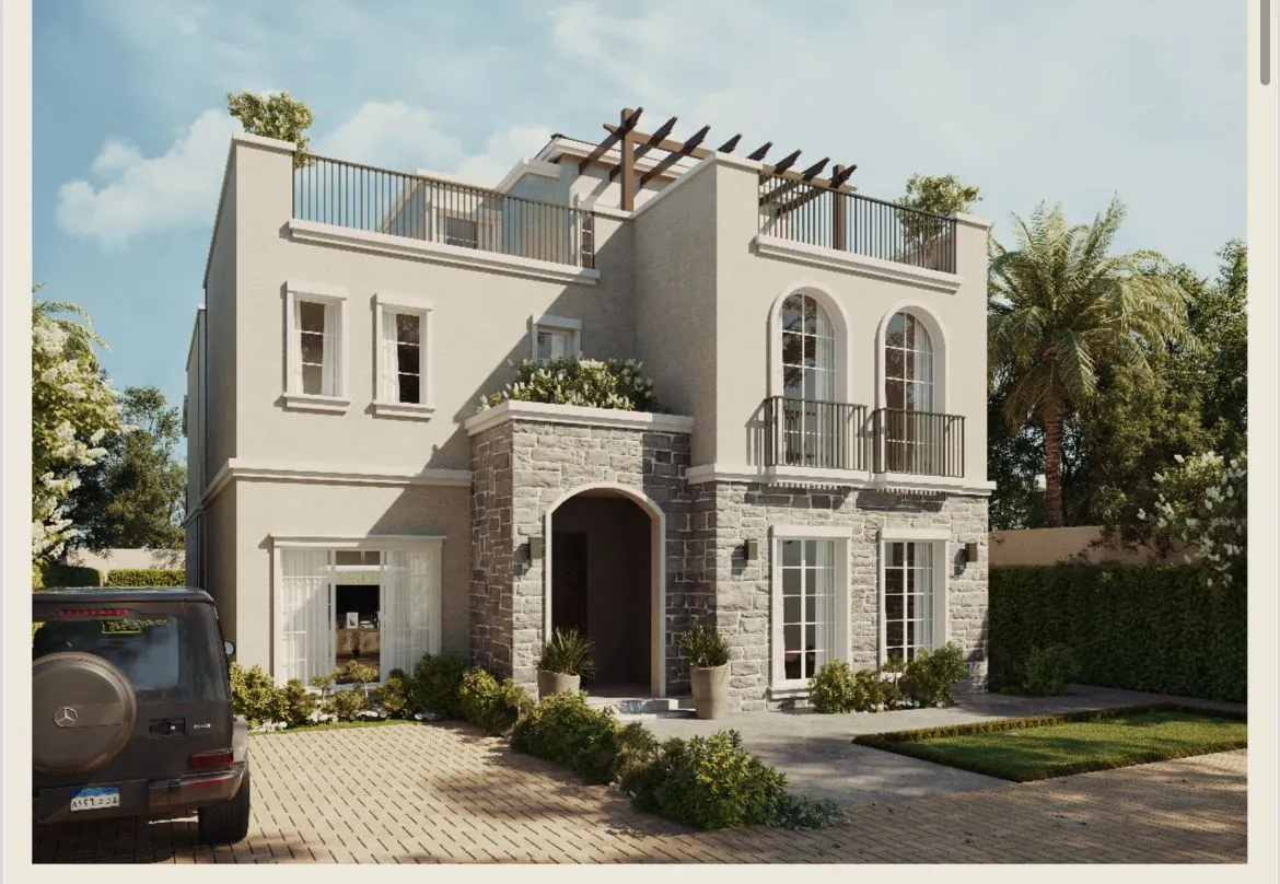  للبيع في ايفر في  بمساحة 0 م² تتكون من 0 غرف