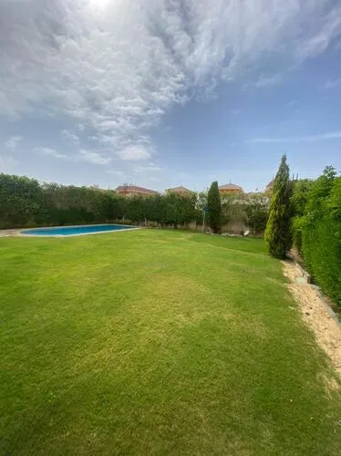 Villa for sale in Dyar Mokhabarat in New Cairo of 750 m² with 6 bedrooms
