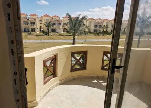 فيلا للبيع في ستيلا هايتس في سيدي عبد الرحمن بمساحة 175 م² تتكون من 3 غرف