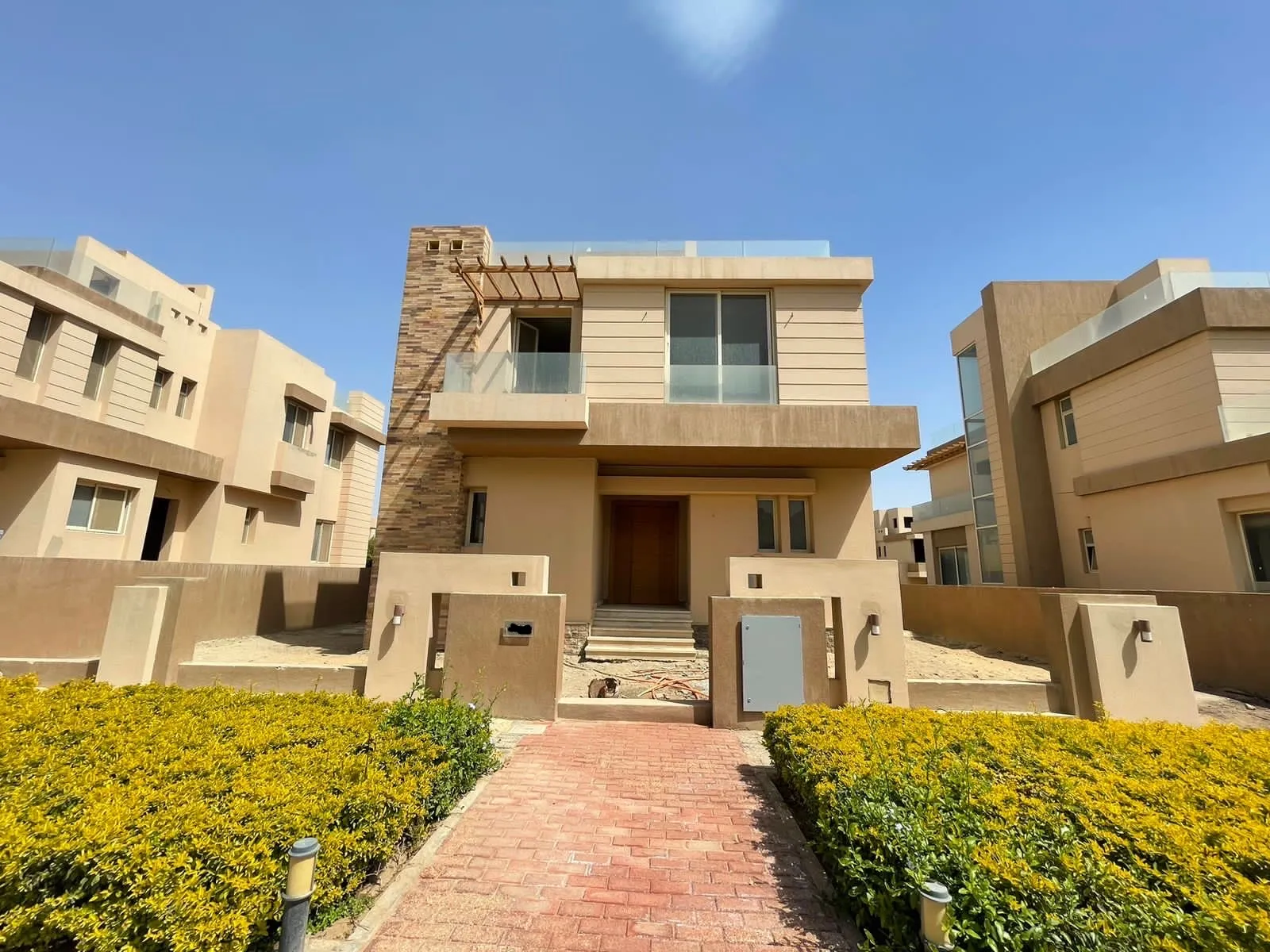 فيلا للبيع في رايوس في مدينة السادس من أكتوبر بمساحة 0 م² تتكون من 4 غرف