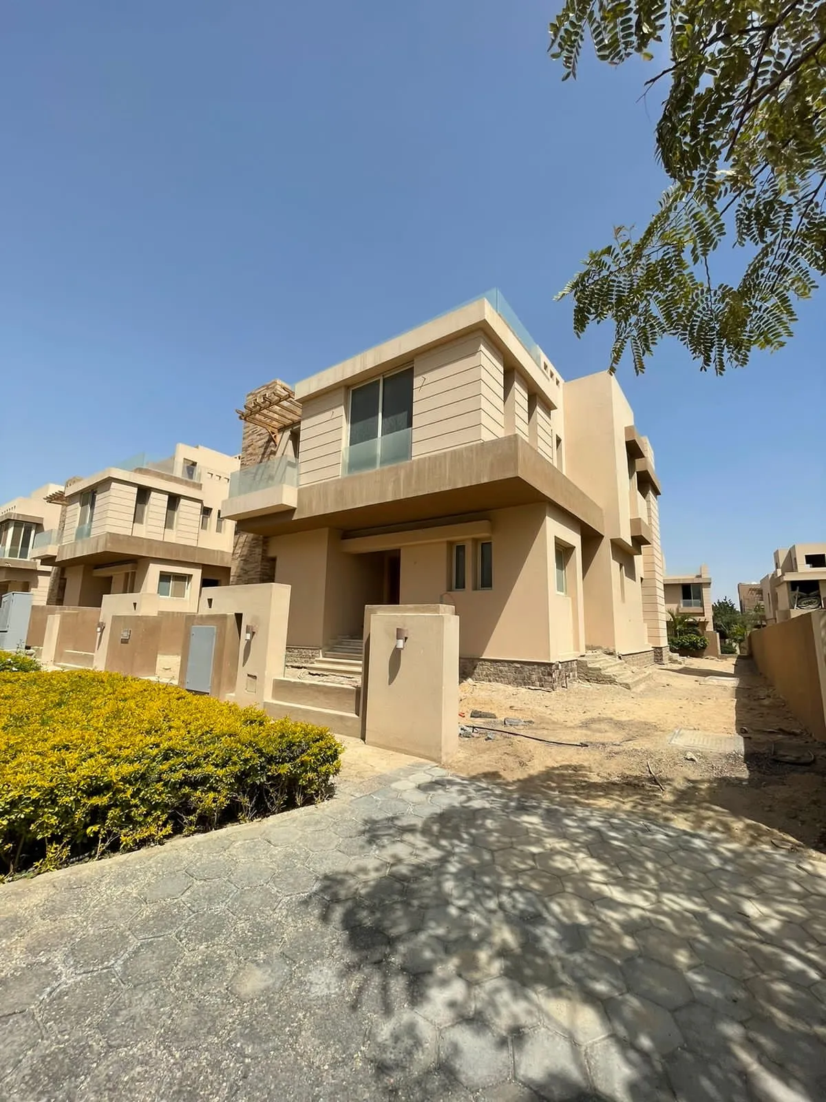 فيلا للبيع في رايوس في مدينة السادس من أكتوبر بمساحة 0 م² تتكون من 4 غرف