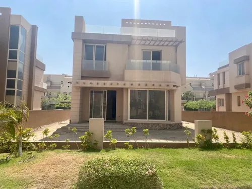 فيلا للبيع في رايوس في مدينة السادس من أكتوبر بمساحة 0 م² تتكون من 4 غرف