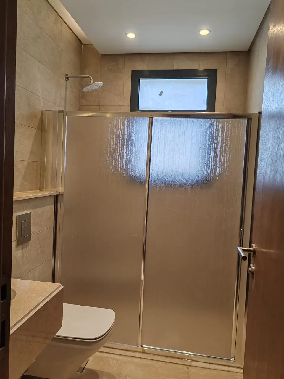  للبيع في فيليت في  بمساحة 0 م² تتكون من 0 غرف