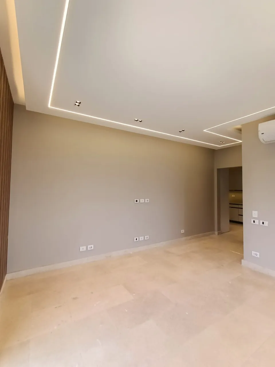  للبيع في فيليت في  بمساحة 0 م² تتكون من 0 غرف