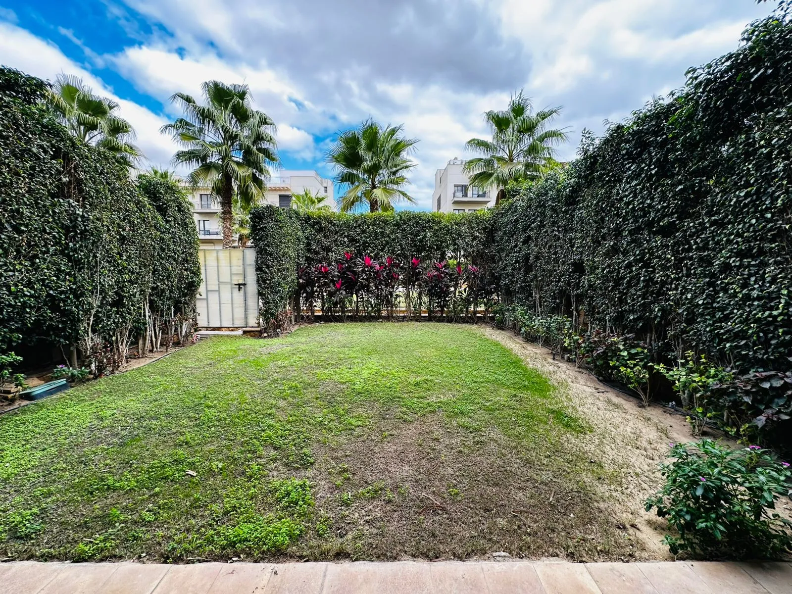 Apartment for sale in The Courtyards in 6th of October City of 205 m² with 3 bedrooms