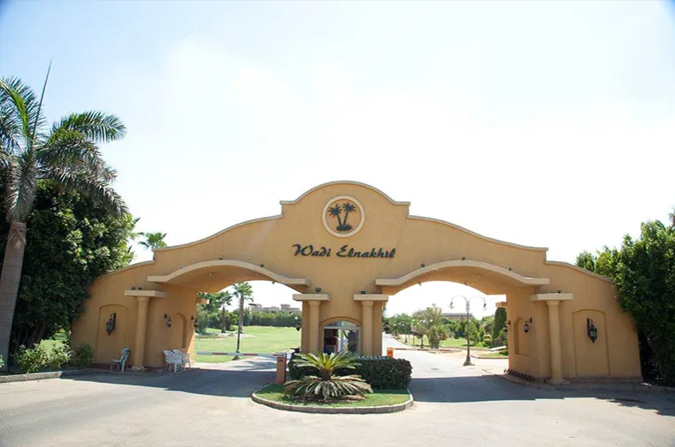 فيلا للبيع في وادي النخيل في الشيخ زايد الجديدة بمساحة 335 م² تتكون من 5 غرف