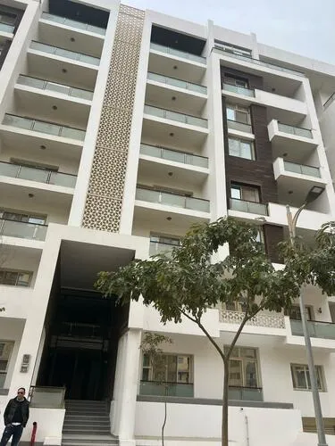  للبيع في  المقصد  في  بمساحة 0 م² تتكون من 0 غرف