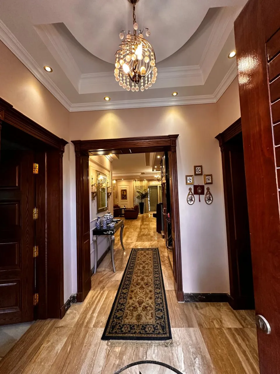 فيلا للبيع في جيرا في الشيخ زايد بمساحة 717 م² تتكون من 5 غرف